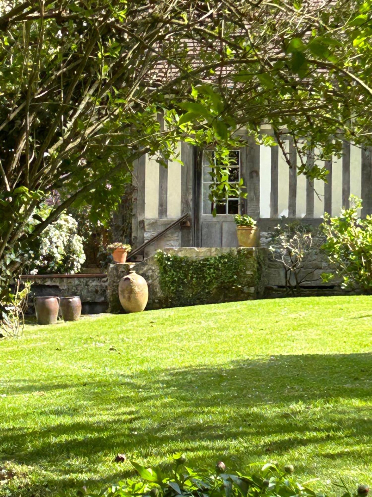 Les Hortensias Manerbe Exterior photo